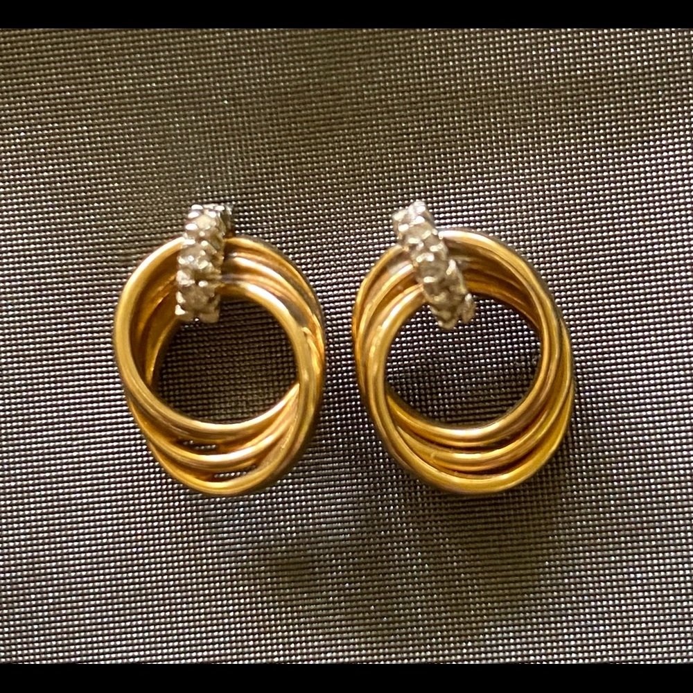 14 Kt Gold earrings with diamond